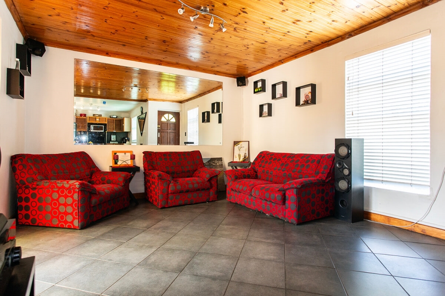 3 Bedroom Property for Sale in Portlands Western Cape